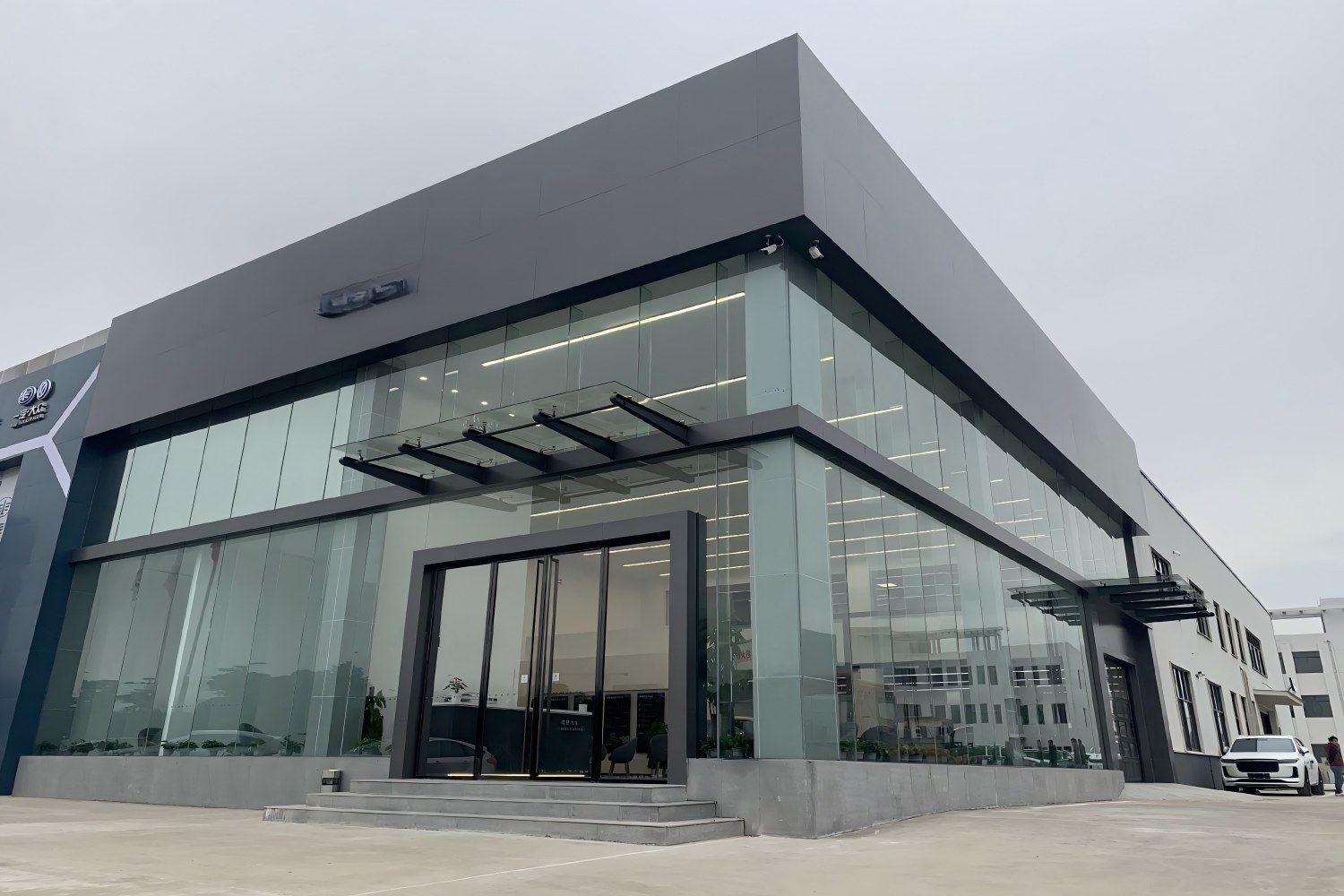 新能源汽车南昌交付店